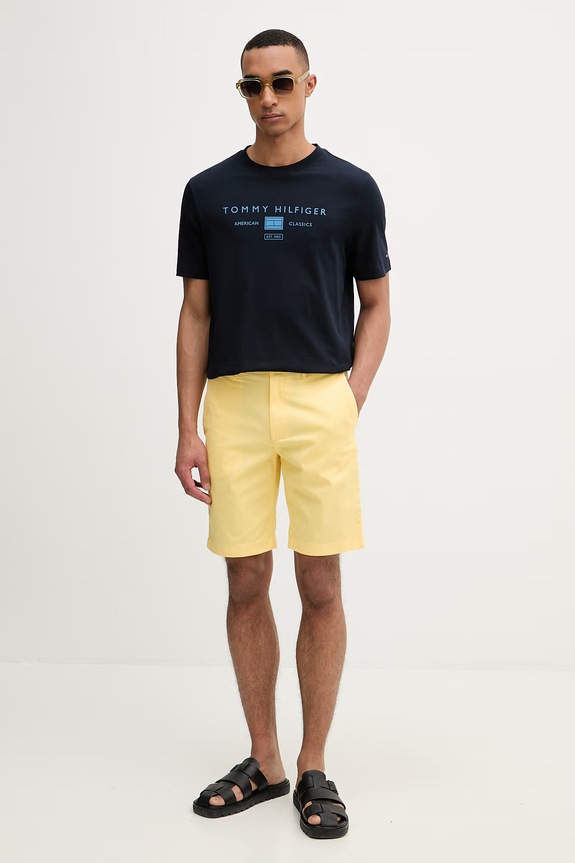 Tommy Hilfiger σορτς ανδρικά βαμβάκι με ελαστάν MW0MW42351 κίτρινο SS26