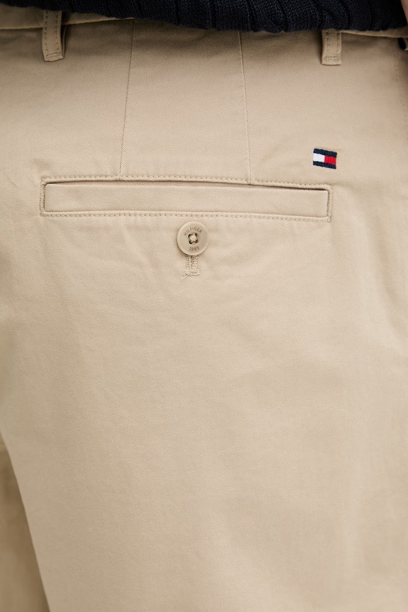 Tommy Hilfiger šortky chino pánske bavlnené s elastanom béžová MW0MW42352