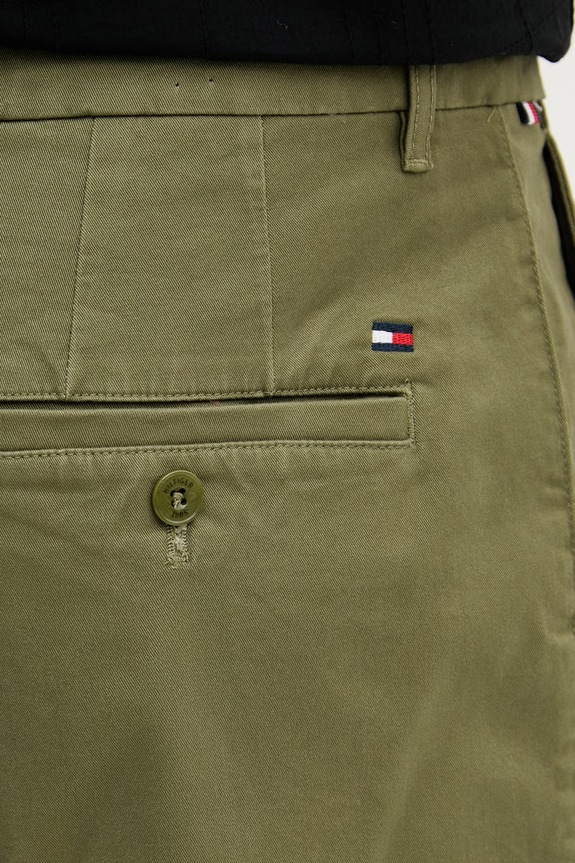 Tommy Hilfiger šortky chino pánske bavlnené s elastanom zelená MW0MW42352