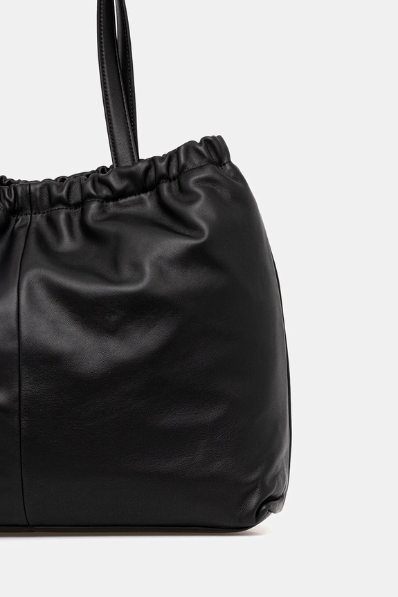 Kožna torba Tommy Hilfiger crna AW0AW18308