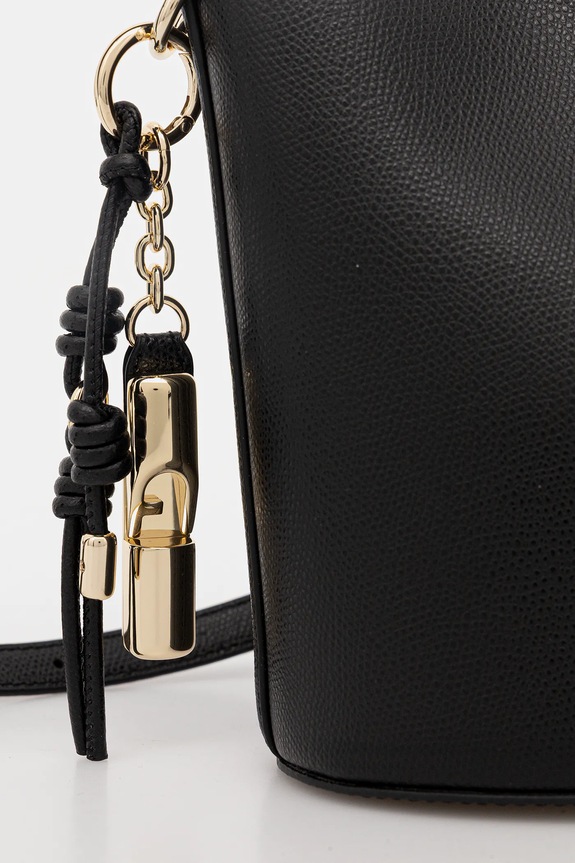 Шкіряна сумочка Furla чорний WE00859.ARE000.O6000