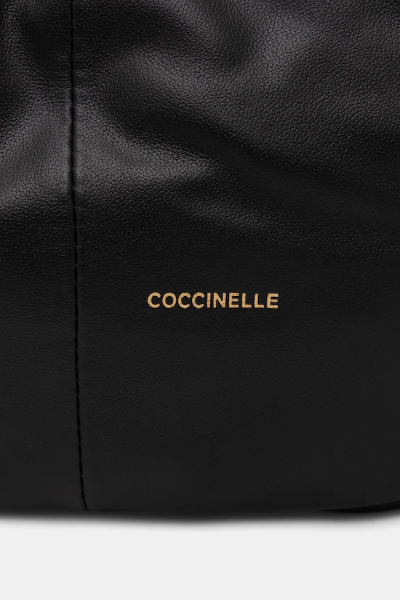 Δερμάτινη τσάντα Coccinelle FUROSHIKI μαύρο E1.U1A.13.01.01