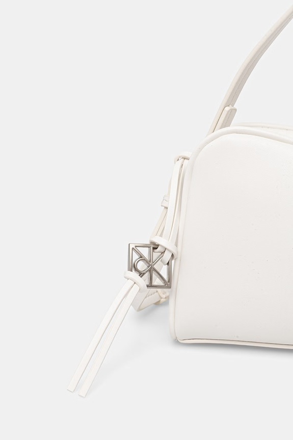 Calvin Klein keresztpántos táska női fehér LV04F3370G