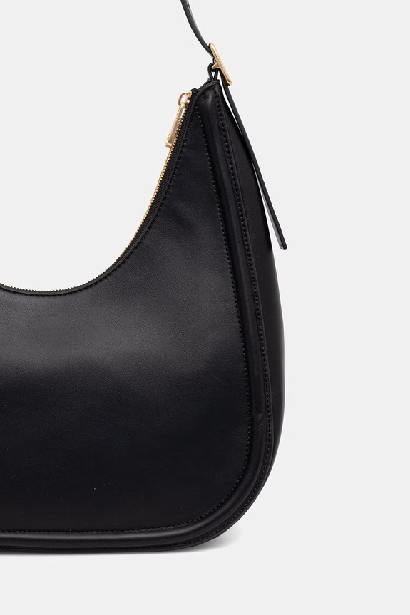 Doplnky Calvin Klein Kabelka typu baguette dámska z imitácie kože LV04F3427G čierna