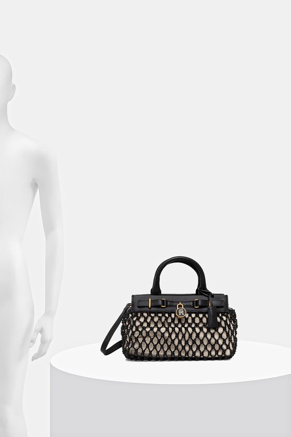 Tommy Hilfiger női bőr keresztpántos táska AW0AW18542