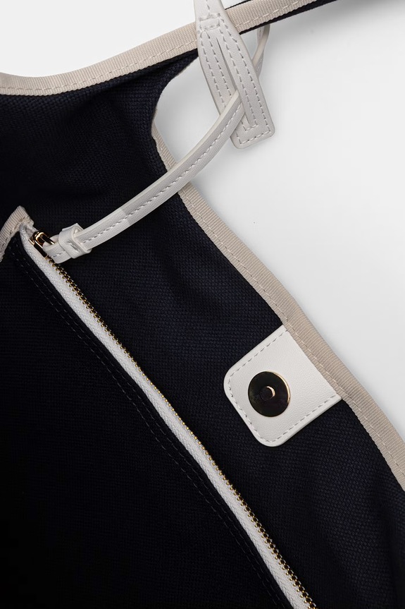 Tommy Hilfiger kabelka dámska SUMMER tmavomodrá AW0AW18398