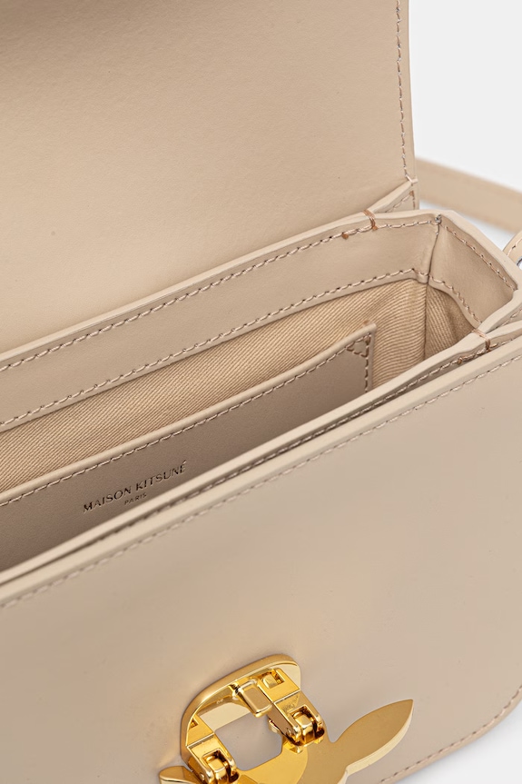 Maison Kitsuné Edie kožená crossbody kabelka QU05170LR0001 béžová