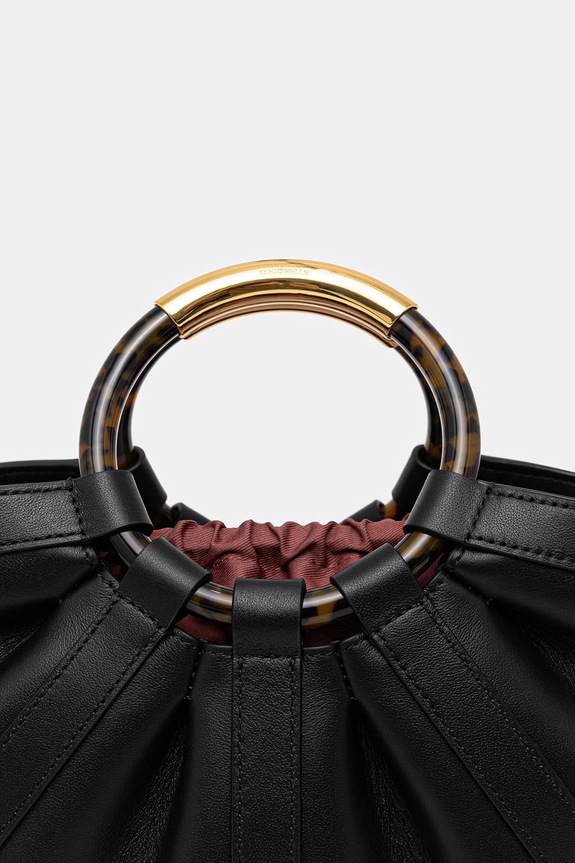 Αξεσουάρ Coccinelle μικρή γυναικεία δερμάτινη τσάντα E1.U5A.18.02.01 μαύρο