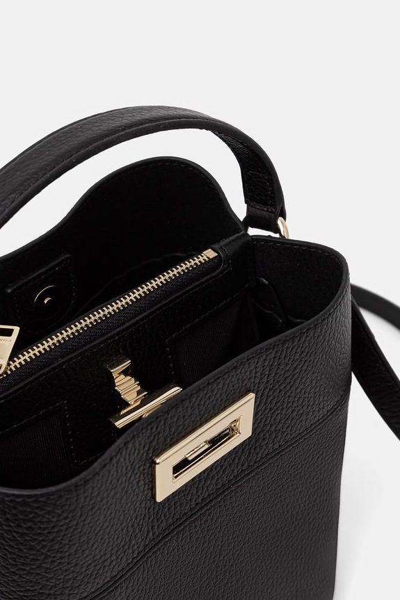 Furla σάκος γυναικείος δερμάτινος Amelia Mini Bucket Bag WE00879.HSF000.O6000 μαύρο