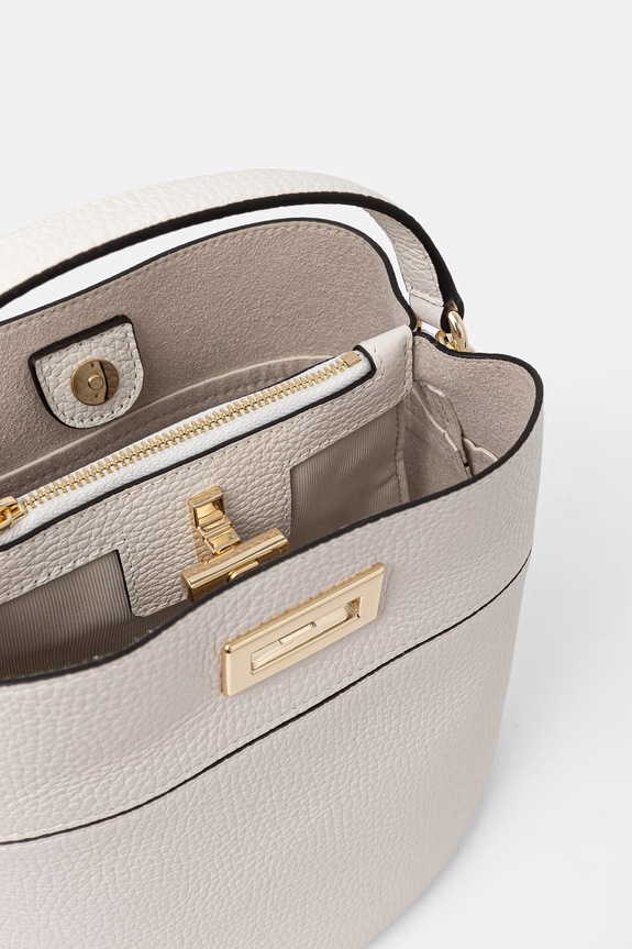 Furla torebka worek damska skórzana Amelia Mini Bucket Bag WE00879.HSF000.01B00 biały