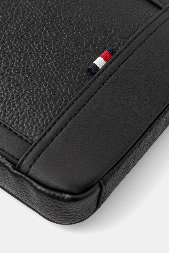 Malá taška Tommy Hilfiger čierna AM0AM14012