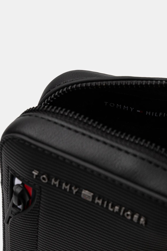 Malá taška Tommy Hilfiger AM0AM14021 čierna