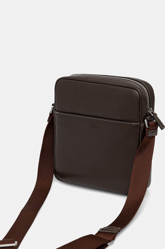 Akcesoria Guess saszetka skórzana FIRENZE HMFITC.P5159 brązowy