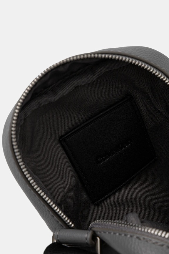 Malá taška Calvin Klein LV04D3228G sivá