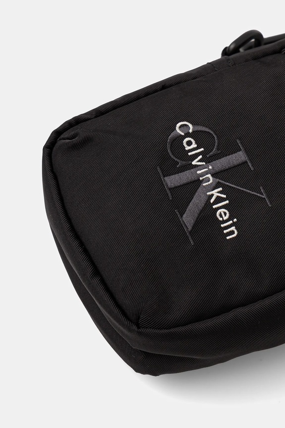 Malá taška Calvin Klein čierna LV04D3231G