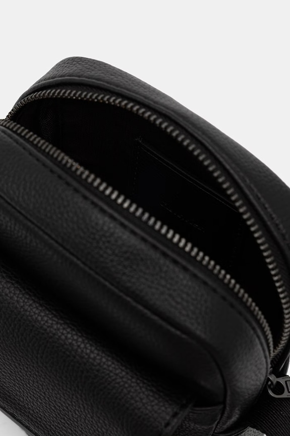 Calvin Klein saszetka męska z imitacji skóry LV04D3281G czarny