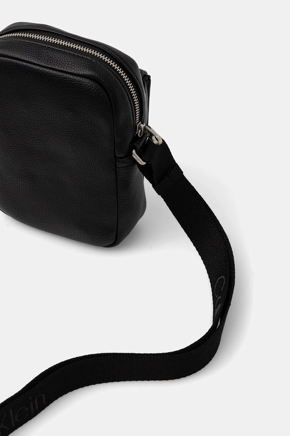 Akcesoria Calvin Klein saszetka męska z imitacji skóry LV04D3281G czarny