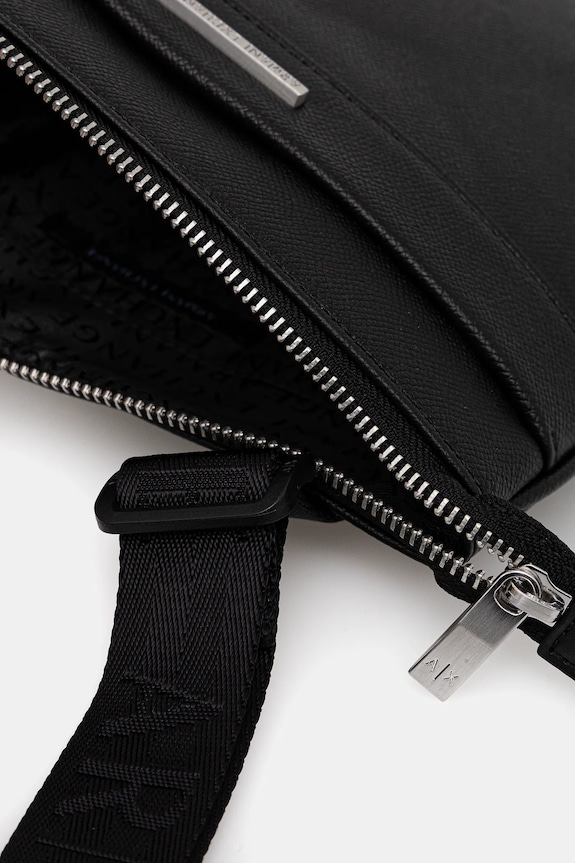 Armani Exchange borsetă XM002039.AF19931 negru
