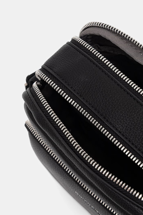 Calvin Klein gentuță de umăr pentru bărbați cu imitație de piele LV04D3317G negru