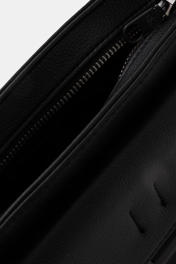 Calvin Klein saszetka męska z imitacji skóry LV04D3343G czarny