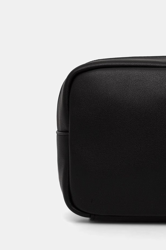 Akcesoria Calvin Klein kosmetyczka męska z imitacji skóry LV04D1238G czarny