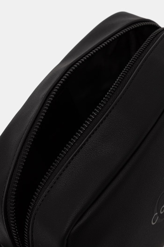 Calvin Klein kosmetyczka męska z imitacji skóry LV04D1238G czarny