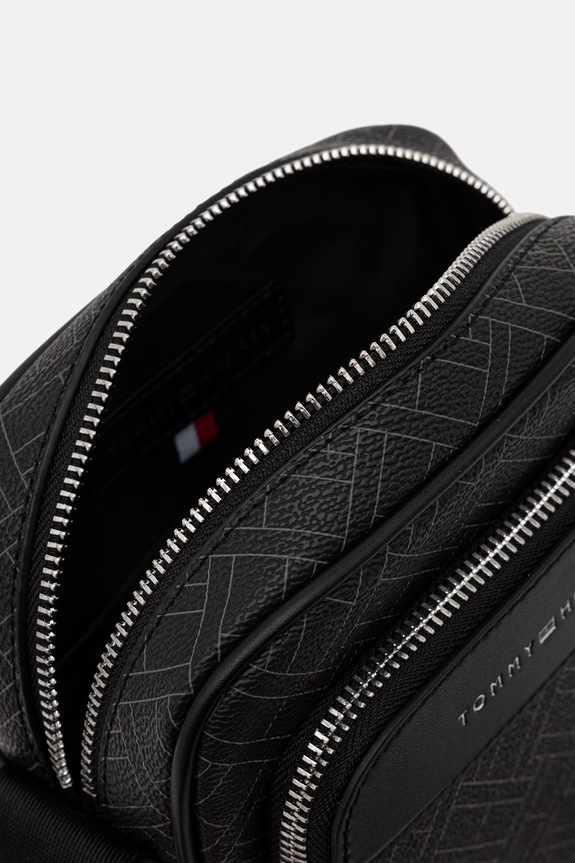 Tommy Hilfiger férfi tasak AM0AM14138 fekete