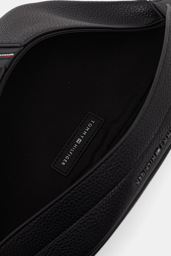 Tommy Hilfiger övtáska férfi AM0AM14171 fekete