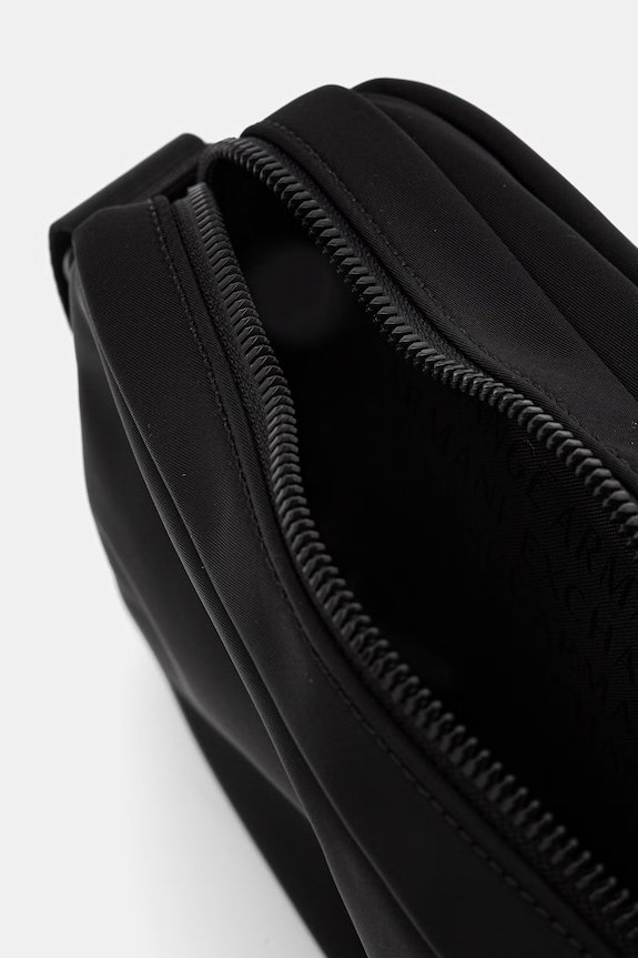 Pánska kapsička Armani Exchange XM002535.AF22538 čierna