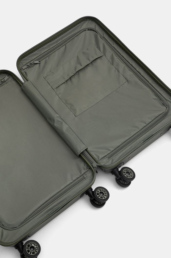 Eastpak walizka kabinowa RESIST'R ZIP CABIN EK0A5BLO9Y81 zielony