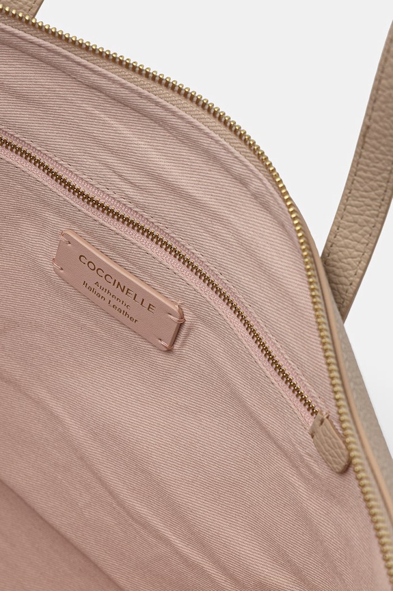 Δερμάτινη τσάντα Coccinelle NORY μπεζ E1.U45.11.01.01