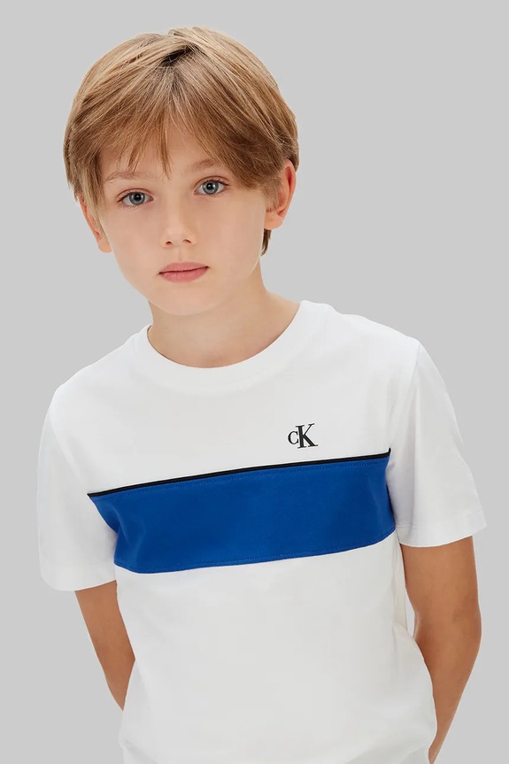 Παιδικό βαμβακερό μπλουζάκι Calvin Klein Jeans IB0IB02609.128.176.PPY2 λευκό