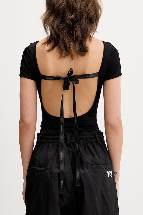 VETEMENTS t-shirt czarny WE76TO447B
