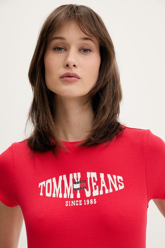 Tommy Jeans T-shirt damski z bawełną czerwony DW0DW22272