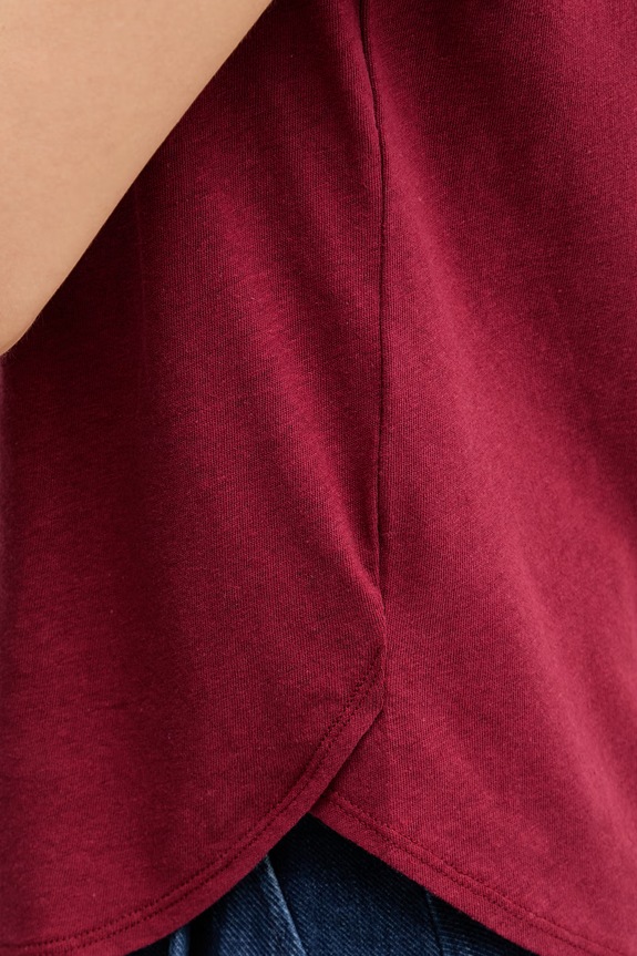 Sisley női t-shirt lenvászonnal 3Q8AL108V burgundia