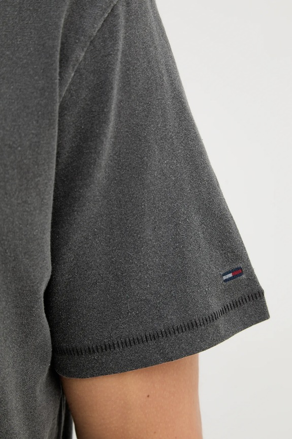 Памучна тениска Tommy Jeans DM0DM22309 сив