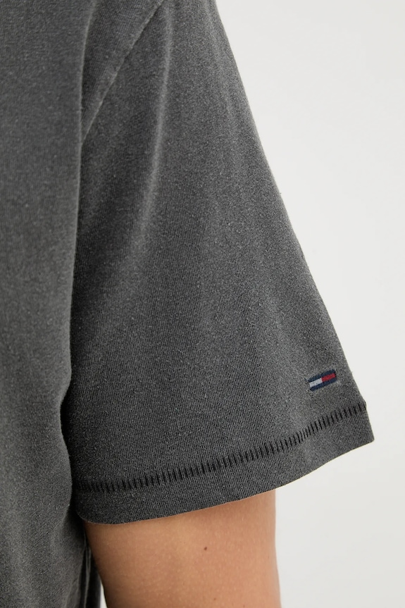 Памучна тениска Tommy Jeans DM0DM22309 сив