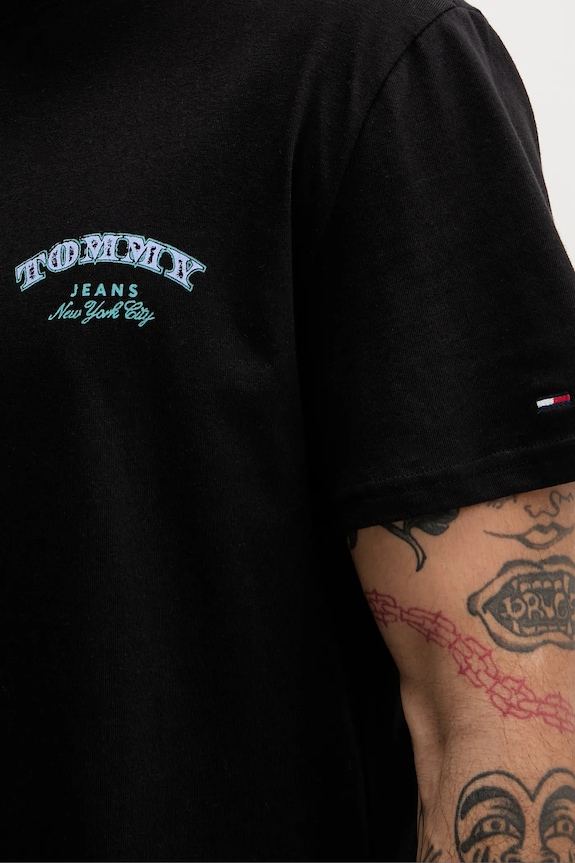 Tommy Jeans pamut póló DM0DM22318 fekete