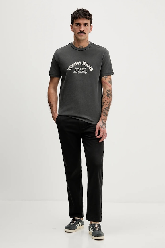 Bavlněné tričko Tommy Jeans DM0DM22328 šedá SS26
