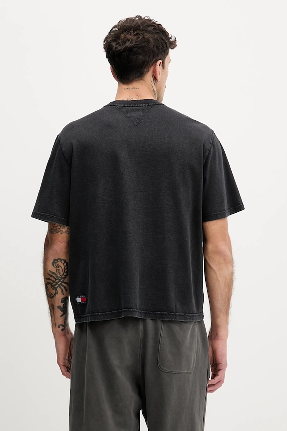 Ρούχα Βαμβακερό μπλουζάκι Tommy Jeans DM0DM22330 μαύρο