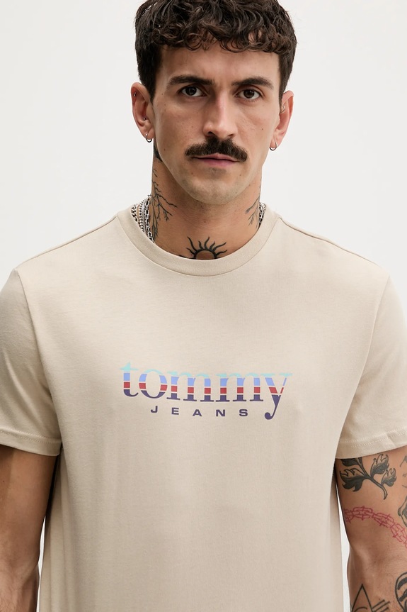 Βαμβακερό μπλουζάκι Tommy Jeans μπεζ DM0DM22333