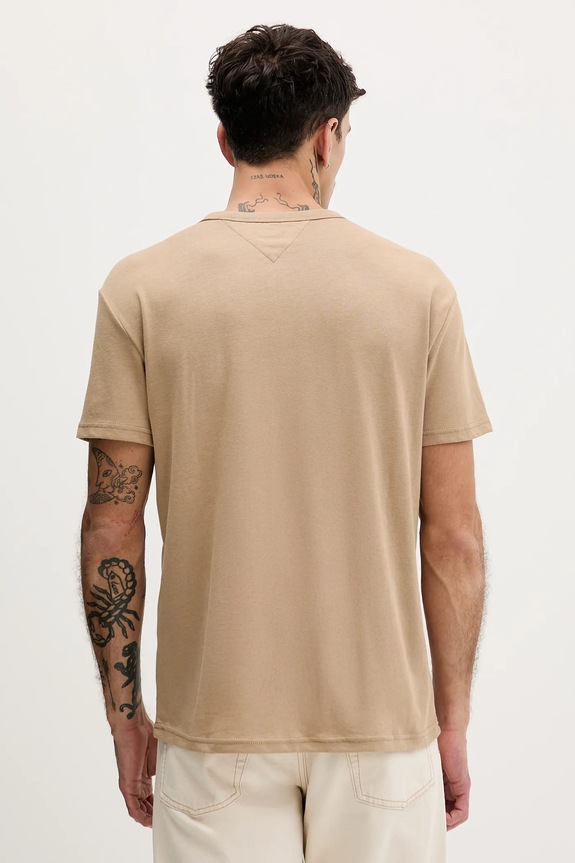 Tommy Jeans t-shirt ανδρικό DM0DM22667 καφέ SS26