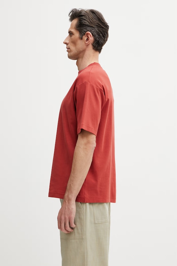 Drôle de Monsieur Le T-shirt Slogan Classique tričko bavlněné pánské K.TS202.CO002.DRD červená SS26