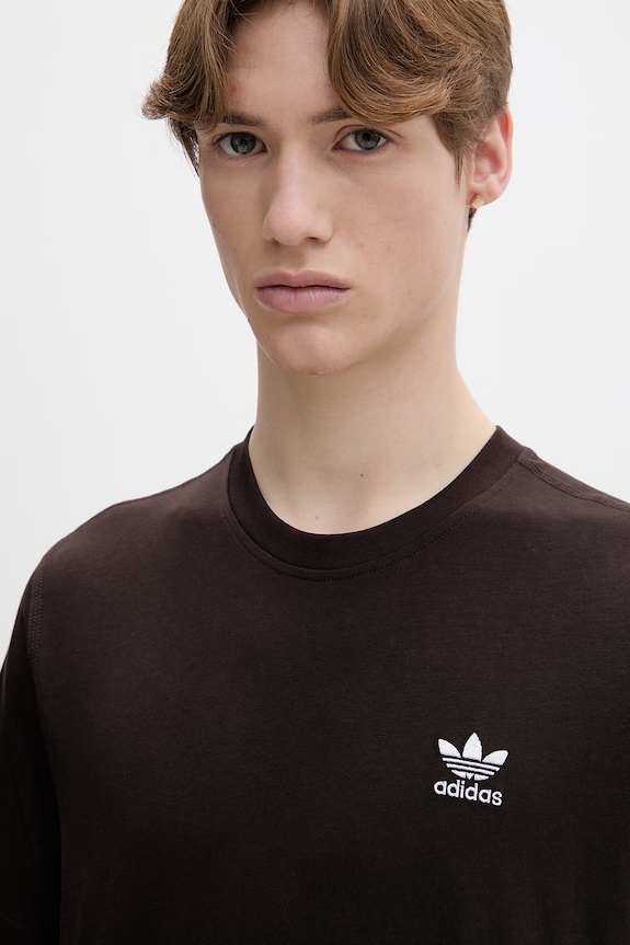 Βαμβακερό μπλουζάκι adidas Originals καφέ KE1146