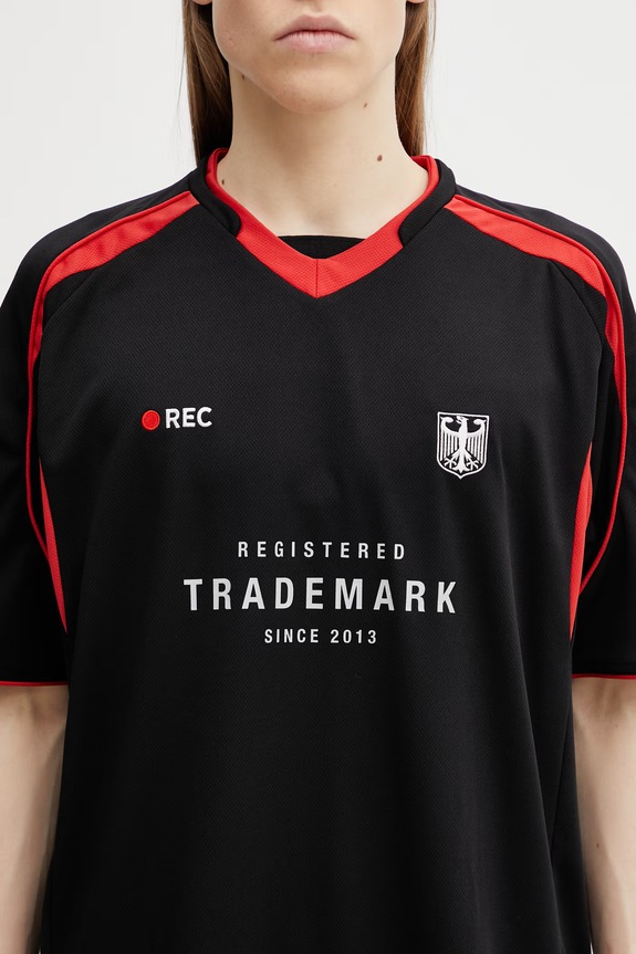 VETEMENTS t-shirt Football Jersey czarny ME76TR199BR