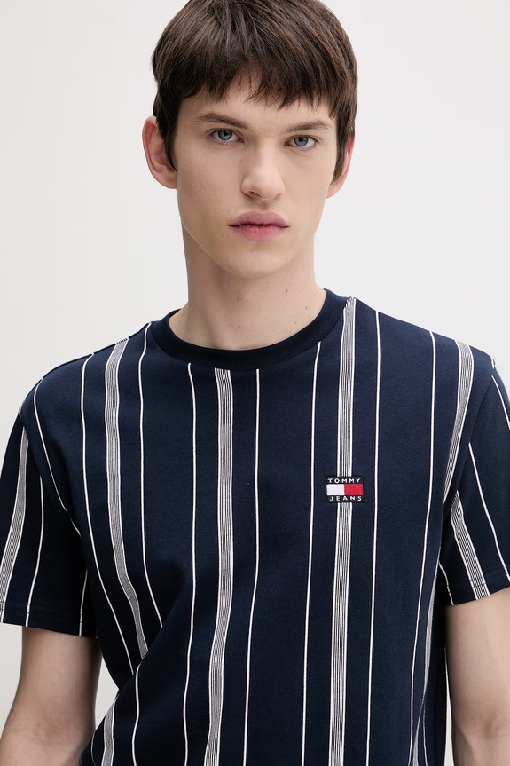 Tommy Jeans t-shirt da uomo in cotone blu navy DM0DM21939