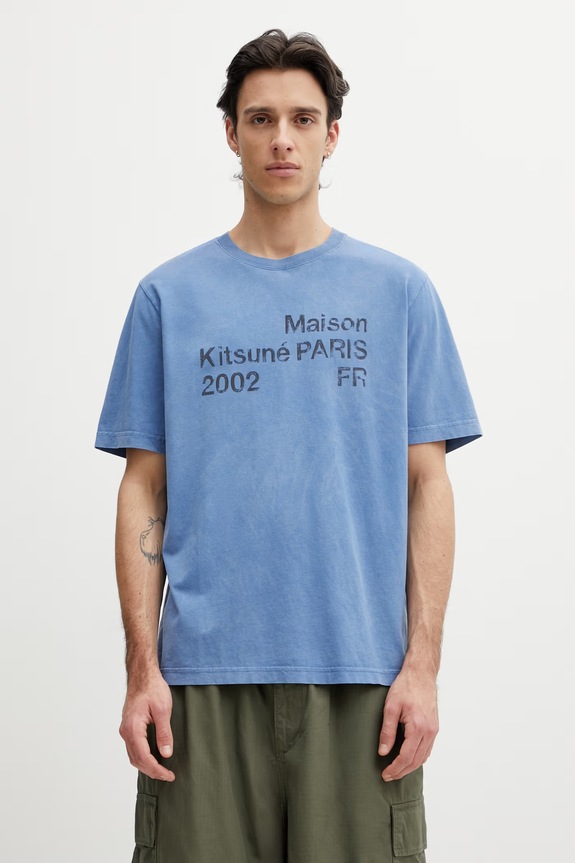 Maison Kitsuné 2002 уголемена тениска от памук мъжка син PM00124KJ7036