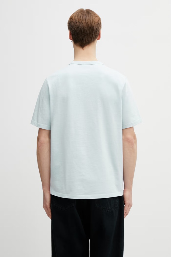Café Kitsuné t-shirt bawełniany Barista Fox QU01101KJ7013 niebieski
