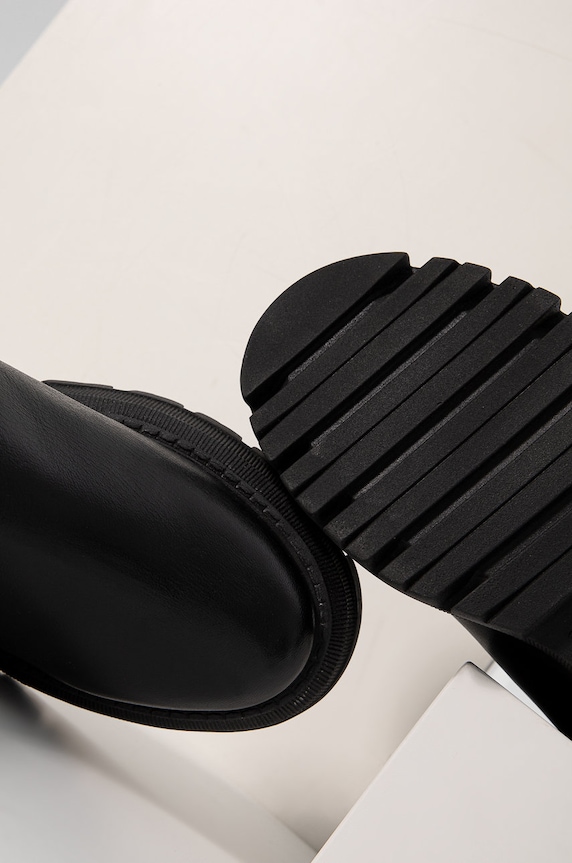 Answear.LAB stivaletti alla caviglia in pelle nero 220147.DB