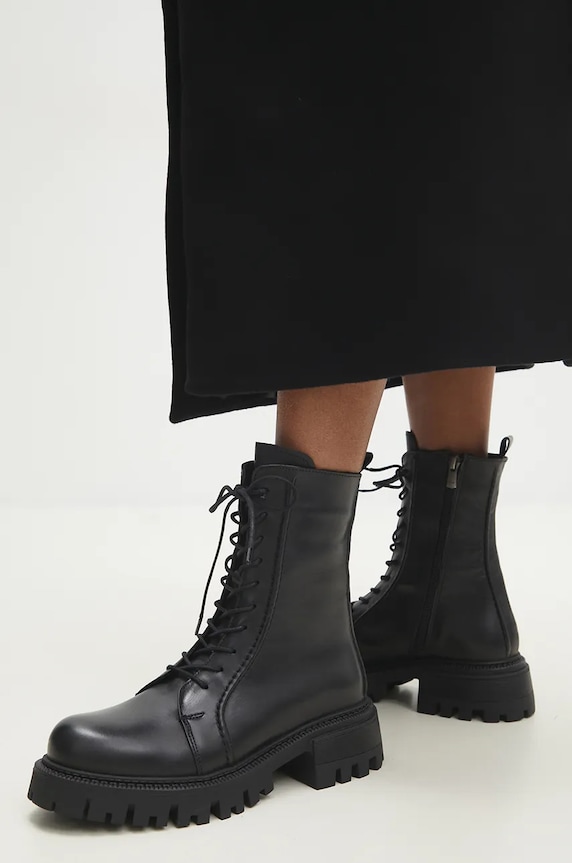 Δερμάτινα workers Answear.LAB 5-8 cm μαύρο 101.10436.TRAT